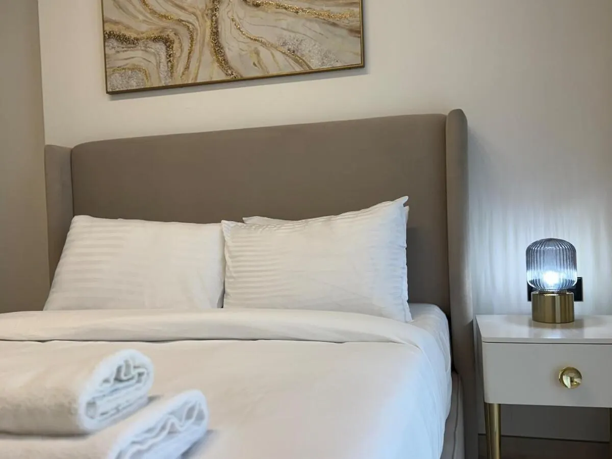 Ashri Hh Spacious Apartment In Jvc, Binghatti Luna Dubai
