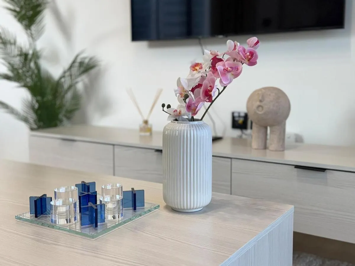 Ashri Hh Spacious Apartment In Jvc, Binghatti Luna Dubai