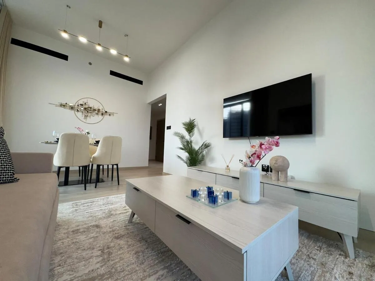 Ashri Hh Spacious Apartment In Jvc, Binghatti Luna Dubai