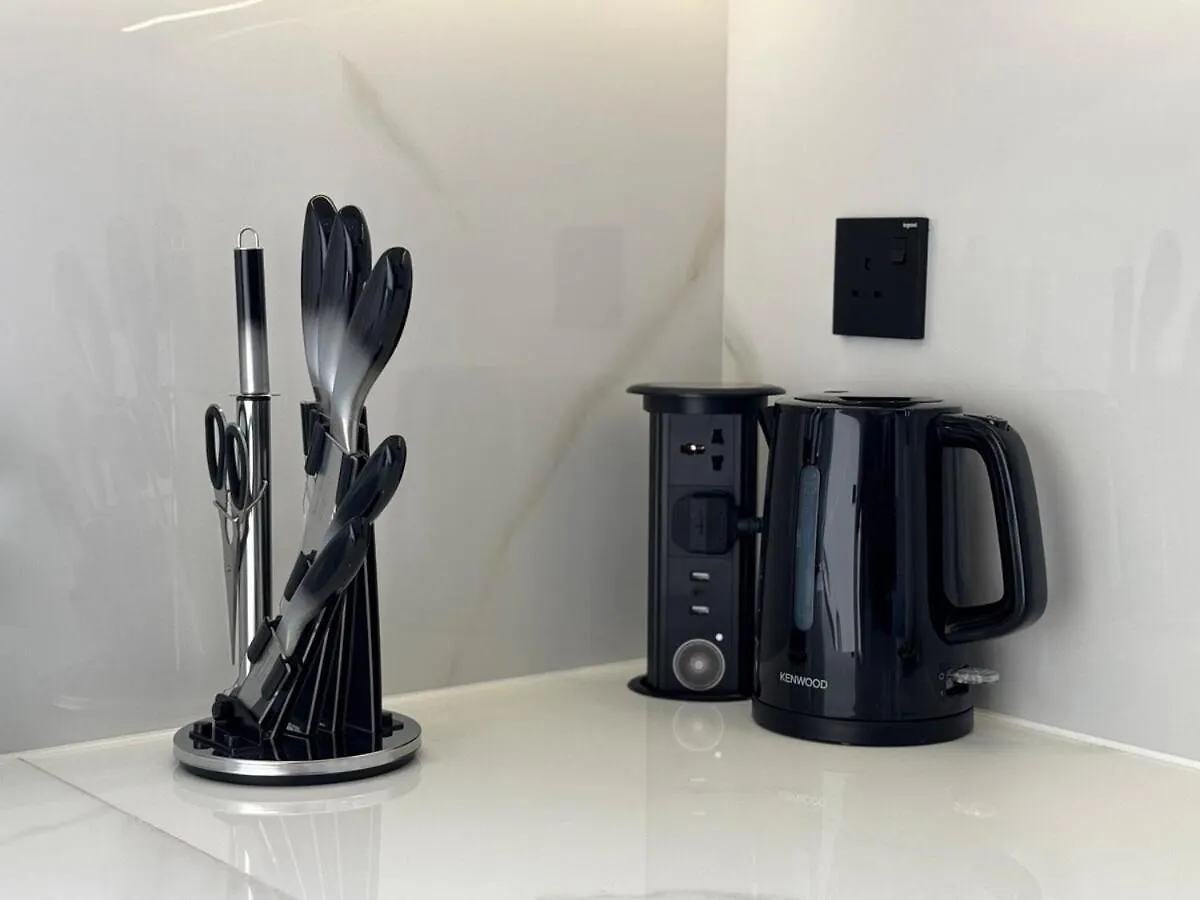 Ashri Hh Spacious Apartment In Jvc, Binghatti Luna Dubai