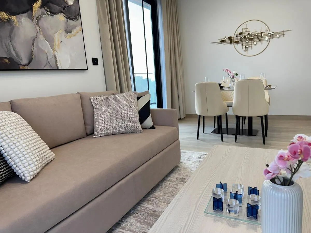 Ashri Hh Spacious Apartment In Jvc, Binghatti Luna Dubai